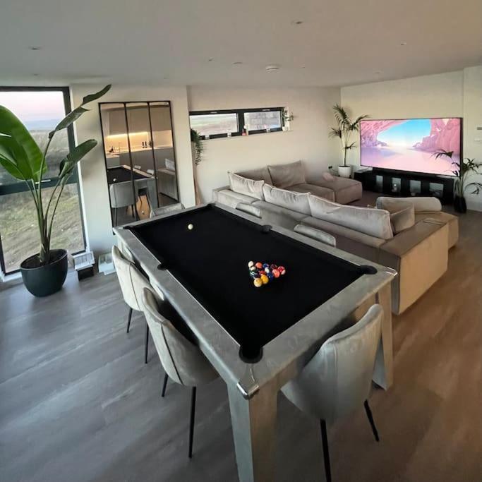 Apartment Seafront With Spectacular Views